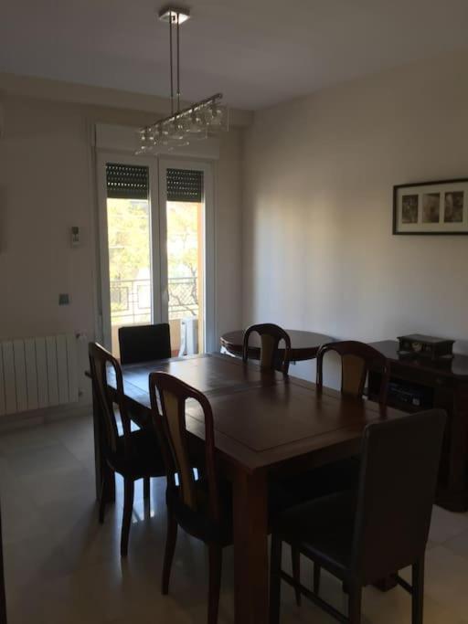 Ferienwohnung Amplio Piso En Nervion, Excelente Zona De La Ciudad. Sevilla Exterior foto