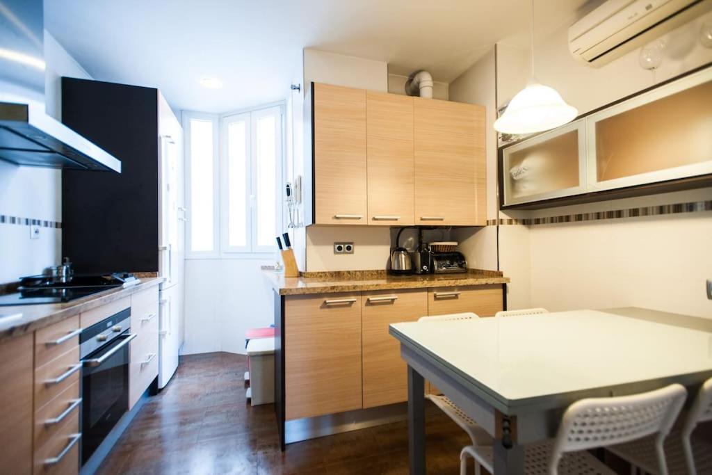 Ferienwohnung Amplio Piso En Nervion, Excelente Zona De La Ciudad. Sevilla Exterior foto