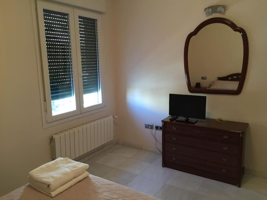 Ferienwohnung Amplio Piso En Nervion, Excelente Zona De La Ciudad. Sevilla Exterior foto