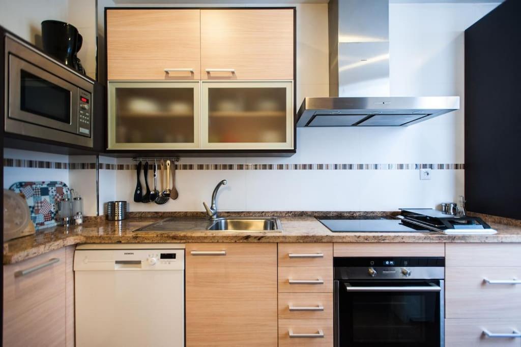 Ferienwohnung Amplio Piso En Nervion, Excelente Zona De La Ciudad. Sevilla Exterior foto